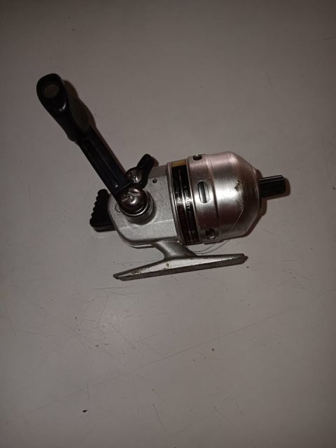Vintage Fishing Reel, Daiwa MC-2, JAPAN, $20 3