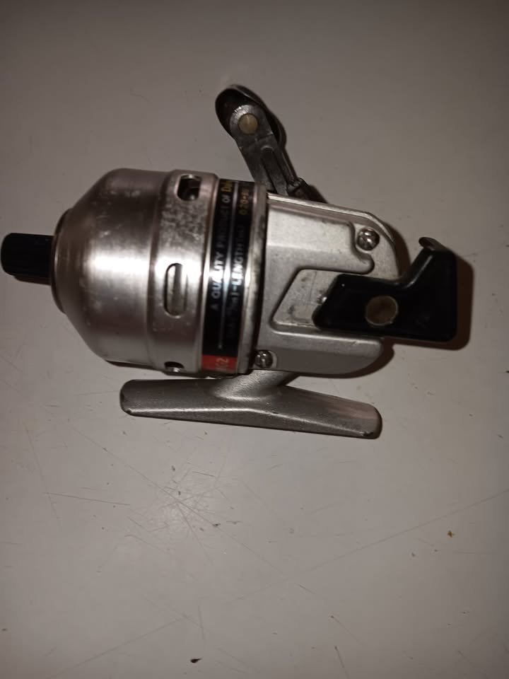 Vintage Fishing Reel, Daiwa MC-2, JAPAN, $20